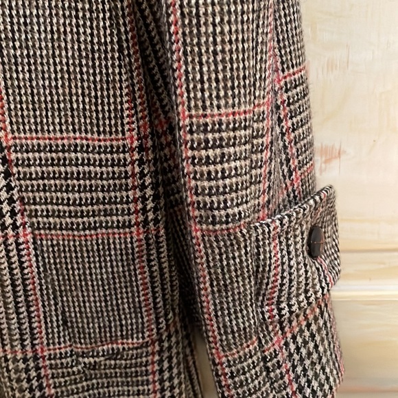 Vintage plaid overcoat woven in Scotland. - Picture 3 of 4